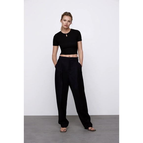 Zara Textured Weave Cropped Top With Keyhole - Picture 5 of 8